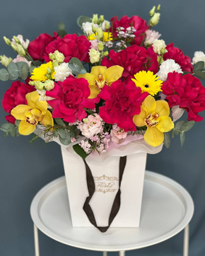 Тренд цветочного сезона - дофаминовый букет