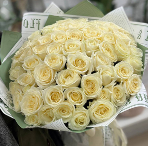 богатый выбор кустовой розы