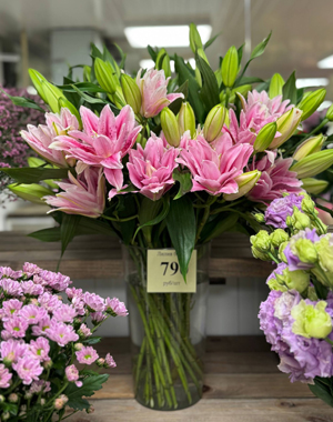 Получили свежую поставку цветов Получили свежую поставку цветов