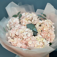 Весенний букет с гортензией