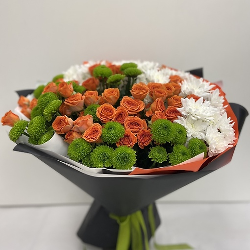 Мегабукет из кустовых хризантем и кустовых роз