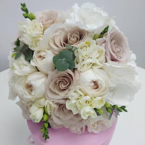 Свадебный букет невесты из роз в теплой цветовой гамме