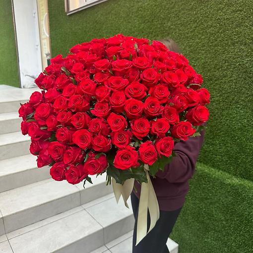 Классический букет из красных роз. (Роза Россия, высотой 60 см.)